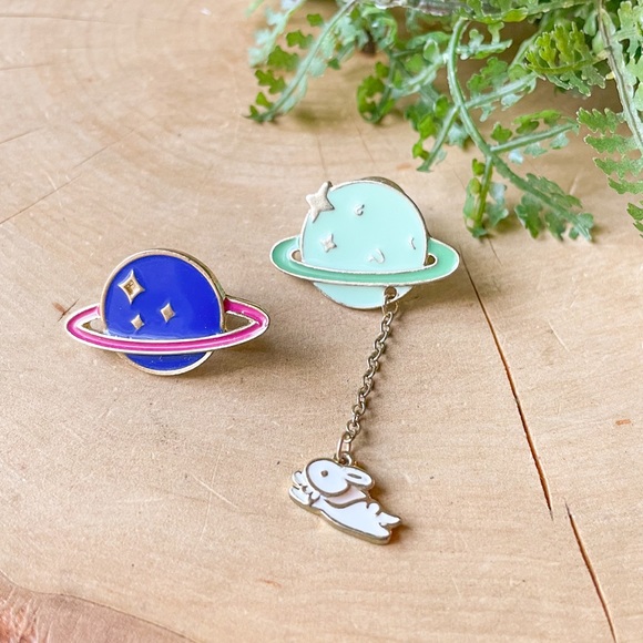 Set of 2 Enamel Pins - Blue Saturn Planet Bunny Rabbit Charm - Picture 2 of 4